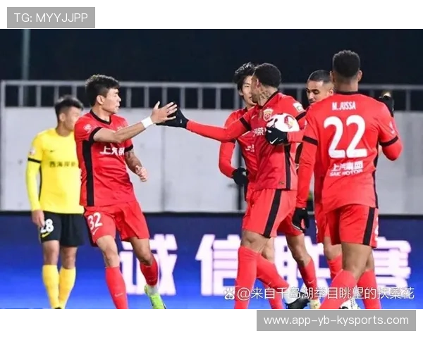 上海海港中场球员发挥关键作用，上海海港 主场